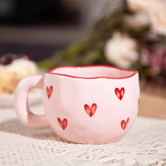 Creatieve Koffiemok met Hartmotief voor Romantische Momenten